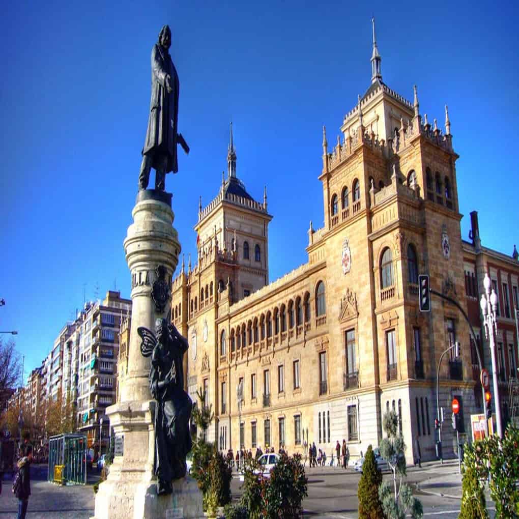 Valladolid estatua de José Zorrilla
