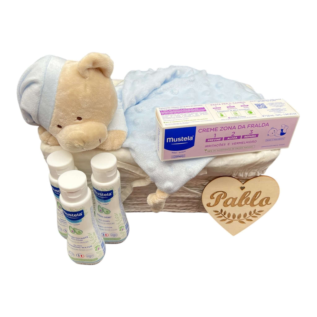 Regalo de nacimiento con pañales  Dodot , osito atrapa sueños y Mustela. Vaya Regalo!!