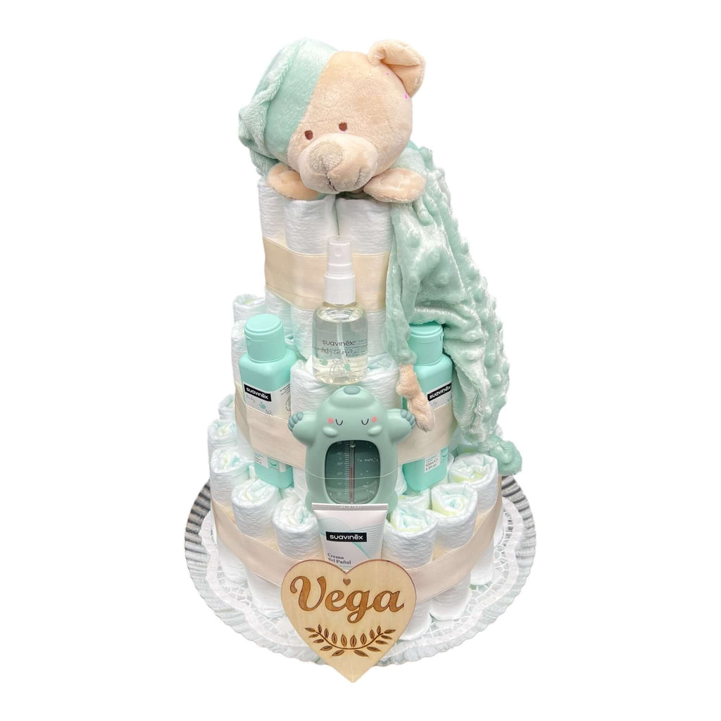 Tarta de pañales con productos Suavinex y osito para regalar en nacimientos