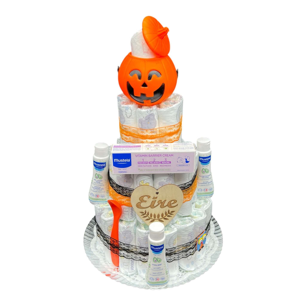Tarta de pañales para regalar en Halloween para niño o niña. Una idea original si quieres regalar pañales a los recientes papás.